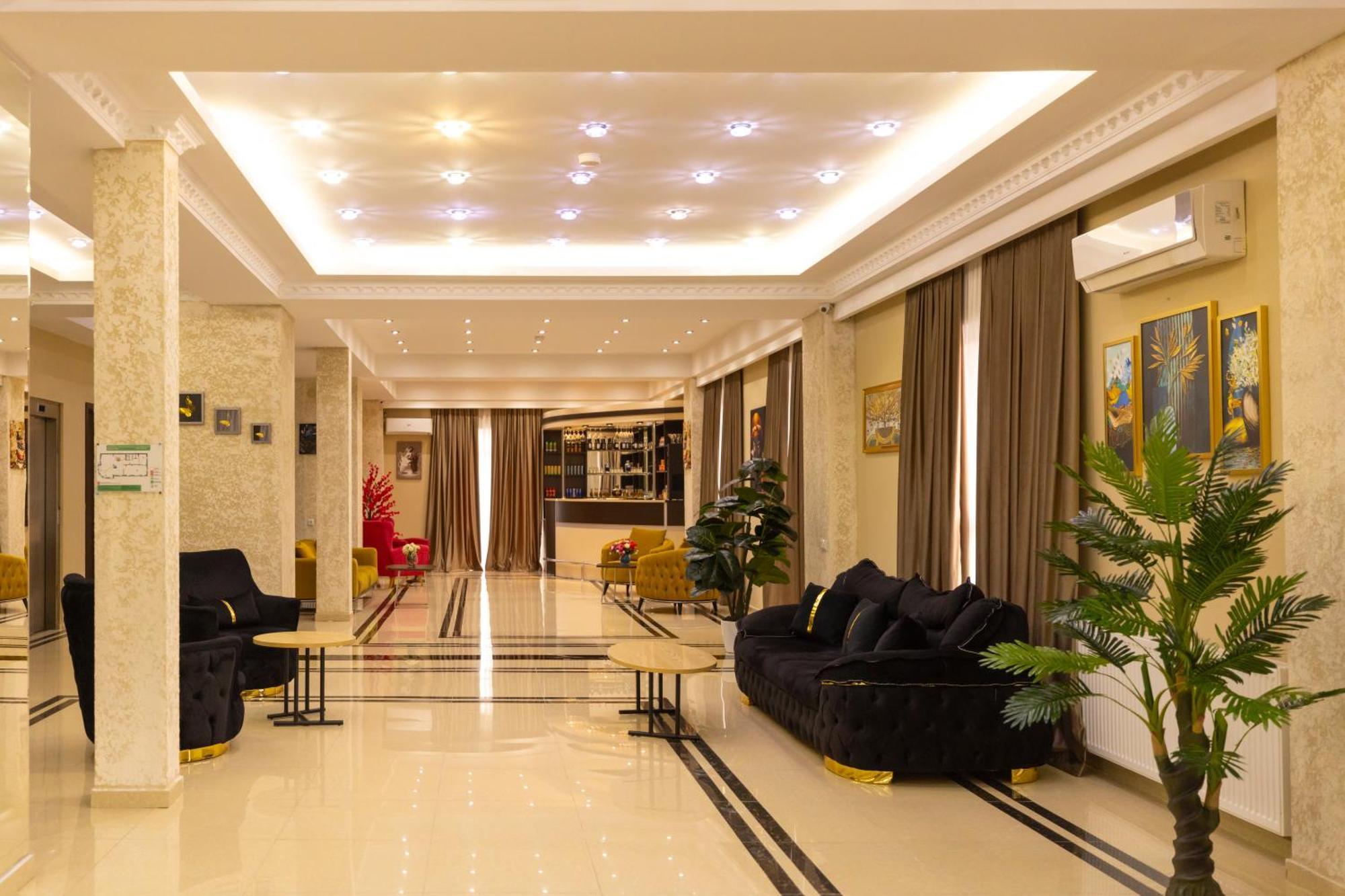 Hotel Grand Palace Тбилиси Экстерьер фото